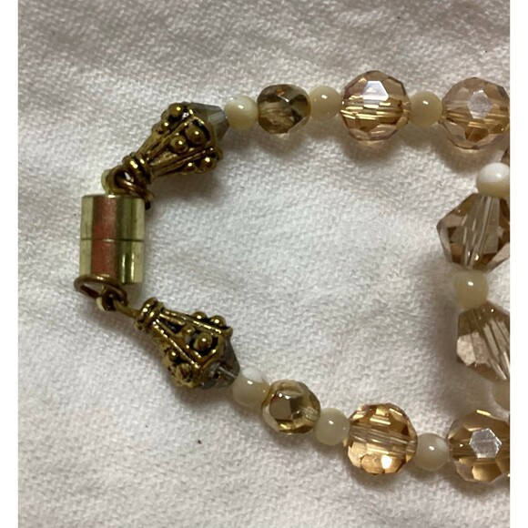 Beautiful Shell and Glass Bead Chocker Necklace Magnetic Clasp Warm Colors - Picture 12 of 12